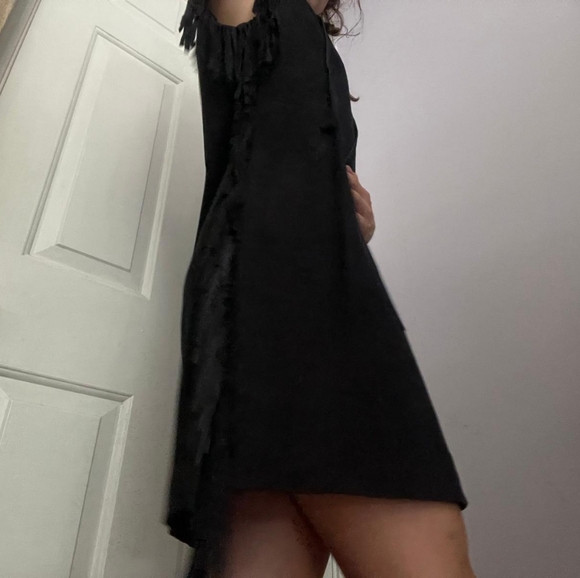 💥Nwot💥WALTER BAKER Black Suede Sleeveless Dress w/ Side Fringe - Picture 2 of 11